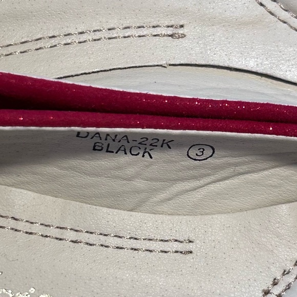 Bella Marie “Dana” Red Shimmer Ballet Flats | Size 3 - Picture 13 of 17